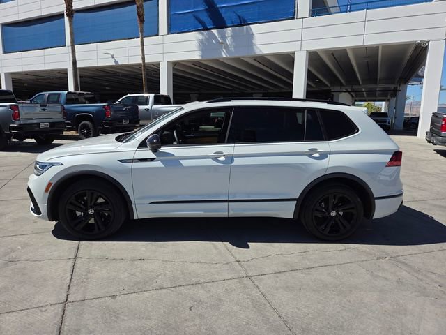 Used 2023 Volkswagen Tiguan SE R-Line image 3