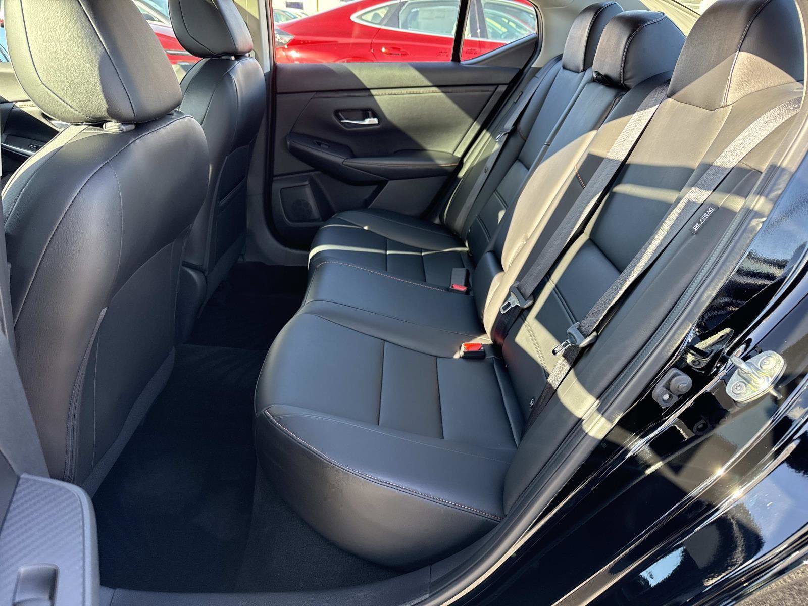 Used 2021 Nissan Sentra SR w/ SR Premium Package image 22