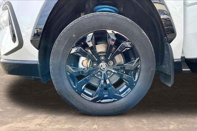 Used 2024 Toyota RAV4 SE w/ Convenience Package image 34