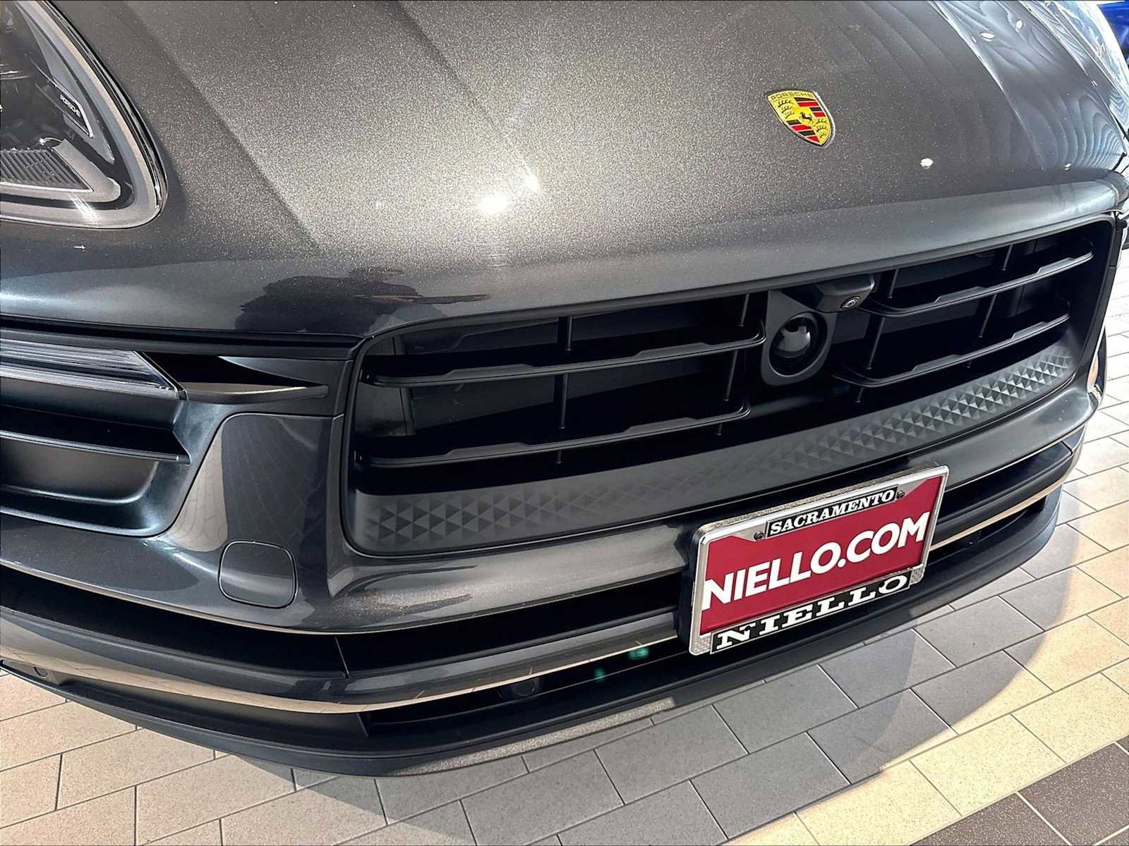 Used 2023 Porsche Macan AWD/4WD image 33