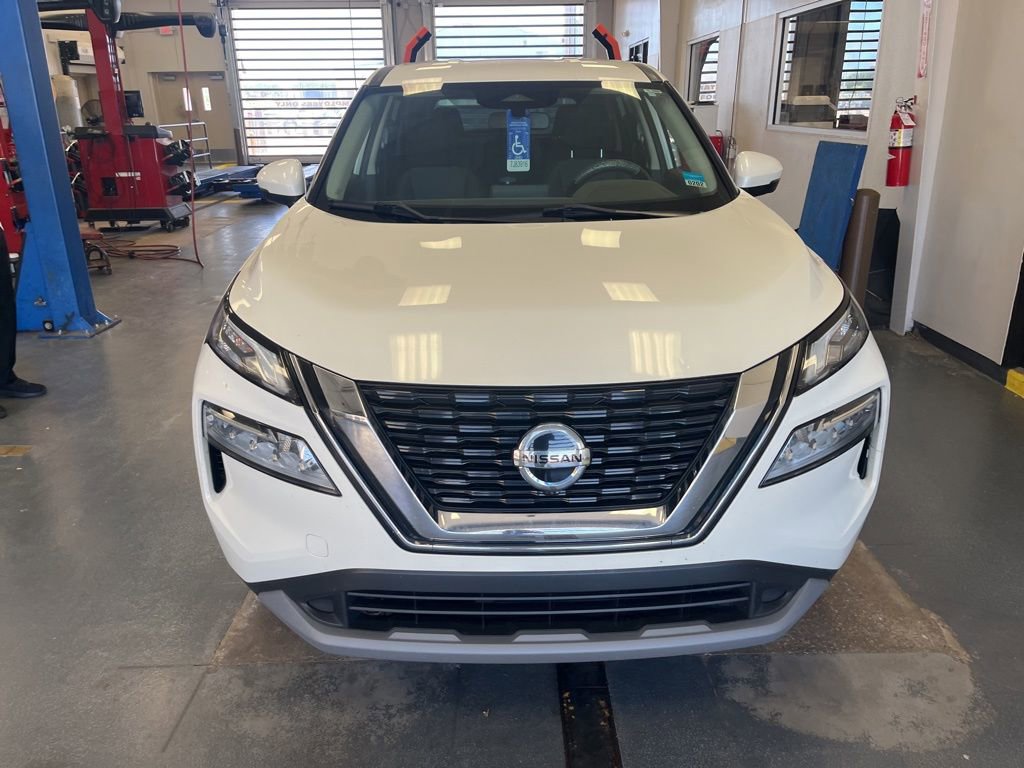 Used 2021 Nissan Rogue SV FWD image 9