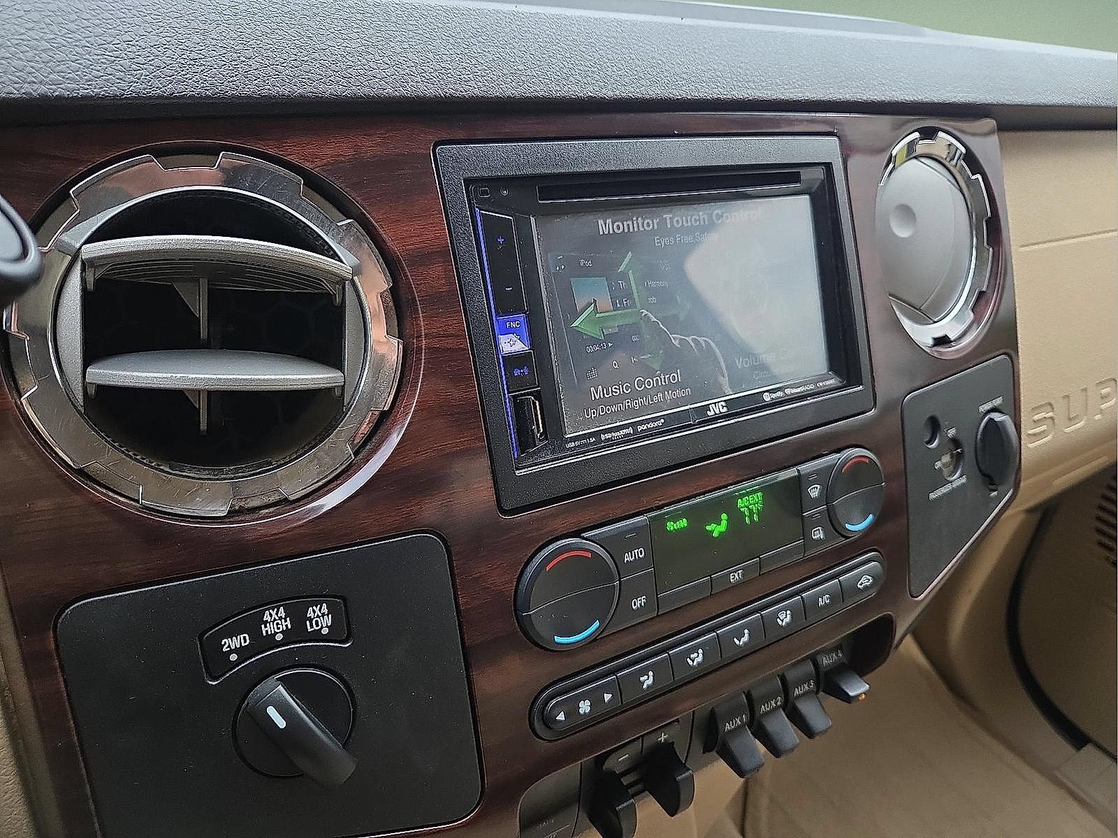 Used 2008 Ford F250 FX4 AWD/4WD image 16