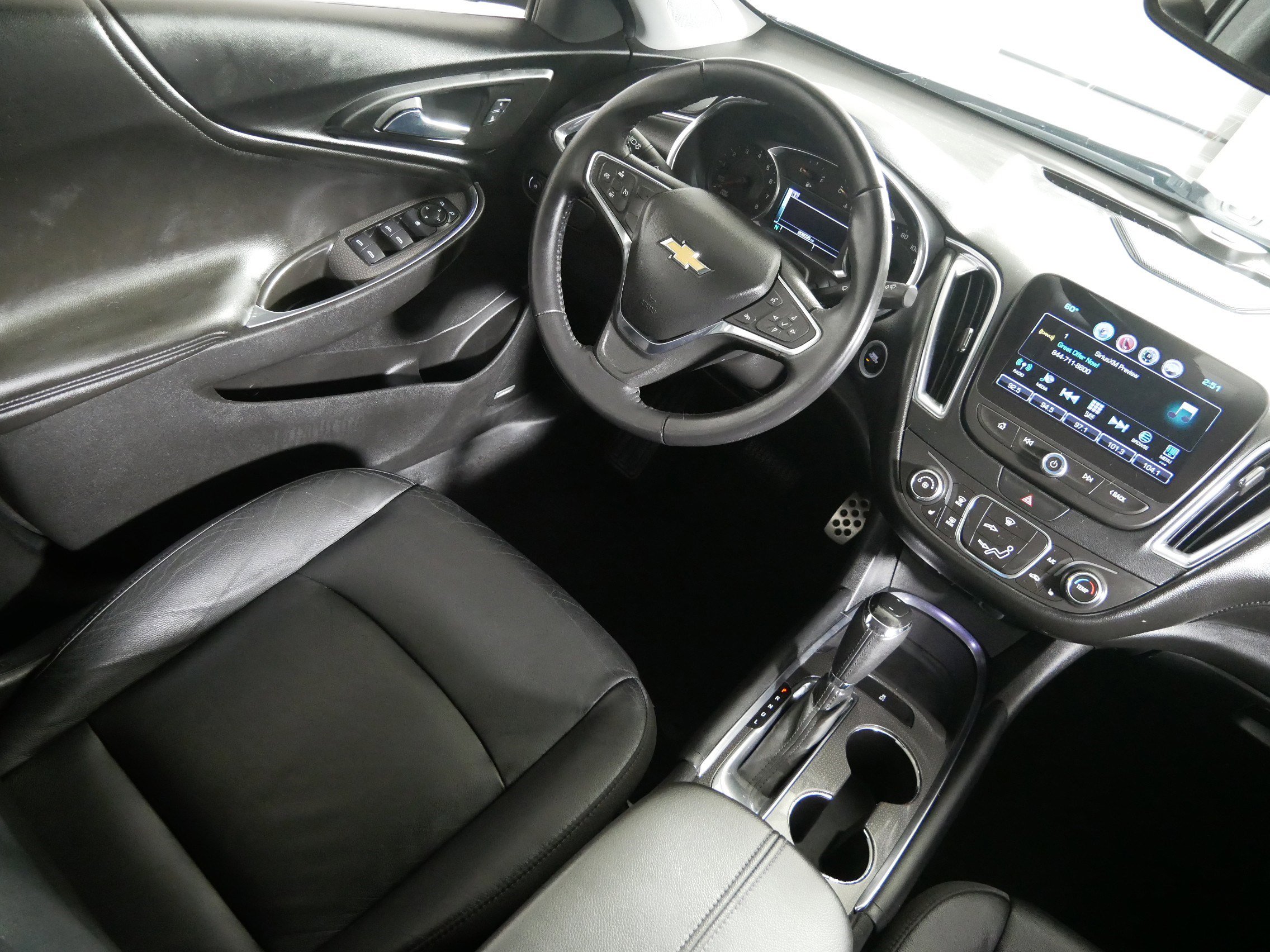 Used 2016 Chevrolet Malibu LT w/ Leather Package image 9