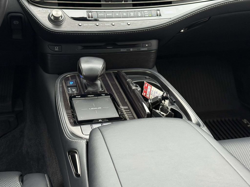 Used 2018 Lexus LS 500 AWD w/ Accessory Package (Z1) image 19