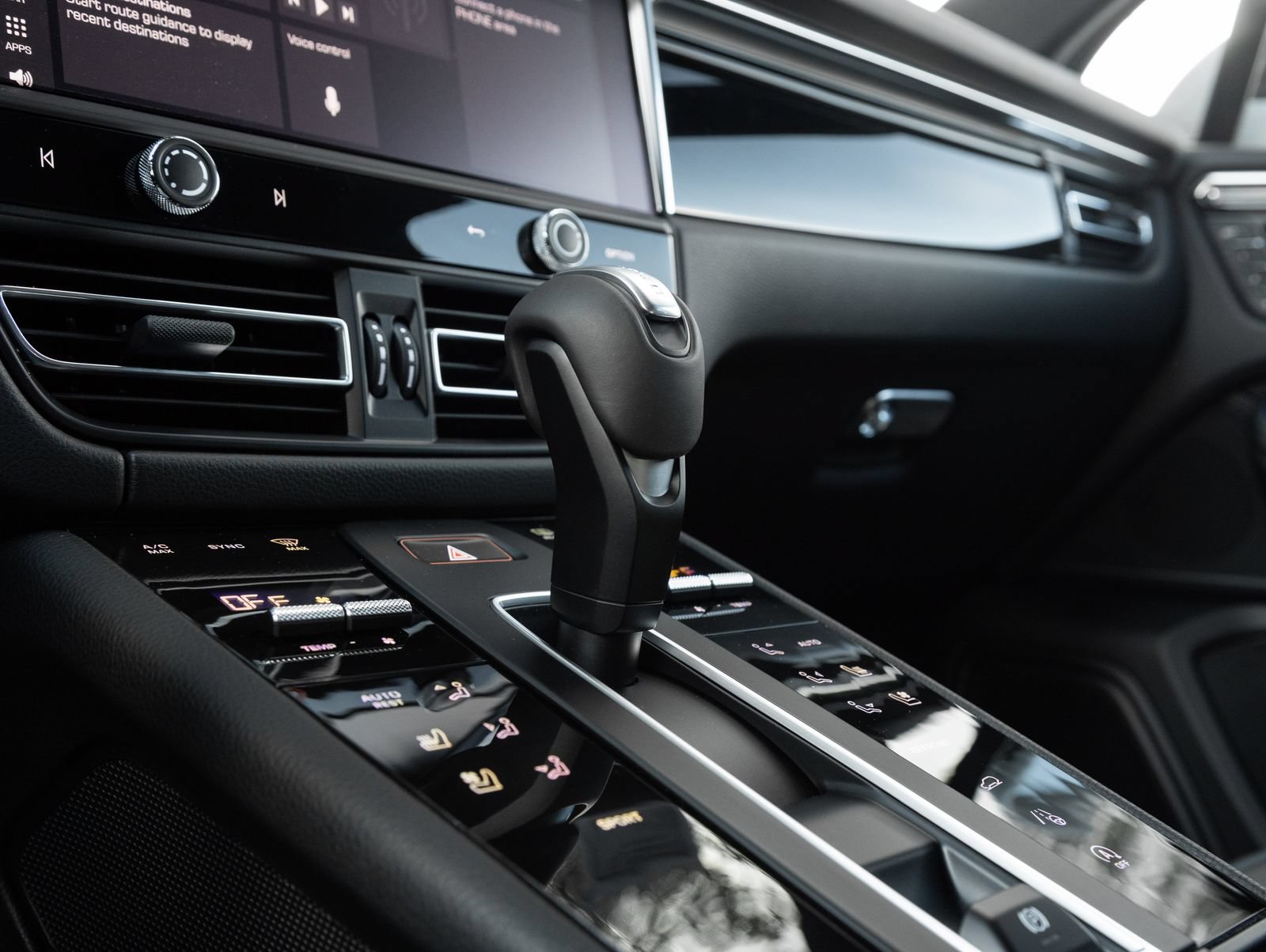 New 2026 Porsche Macan AWD/4WD image 26