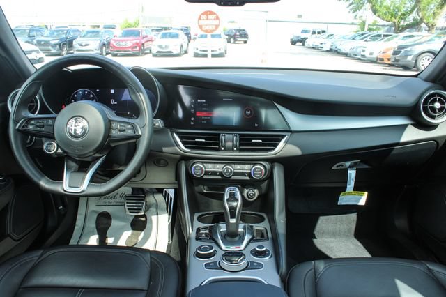 Used 2024 Alfa Romeo Giulia Ti w/ Active Assist Plus Package AWD/4WD image 16