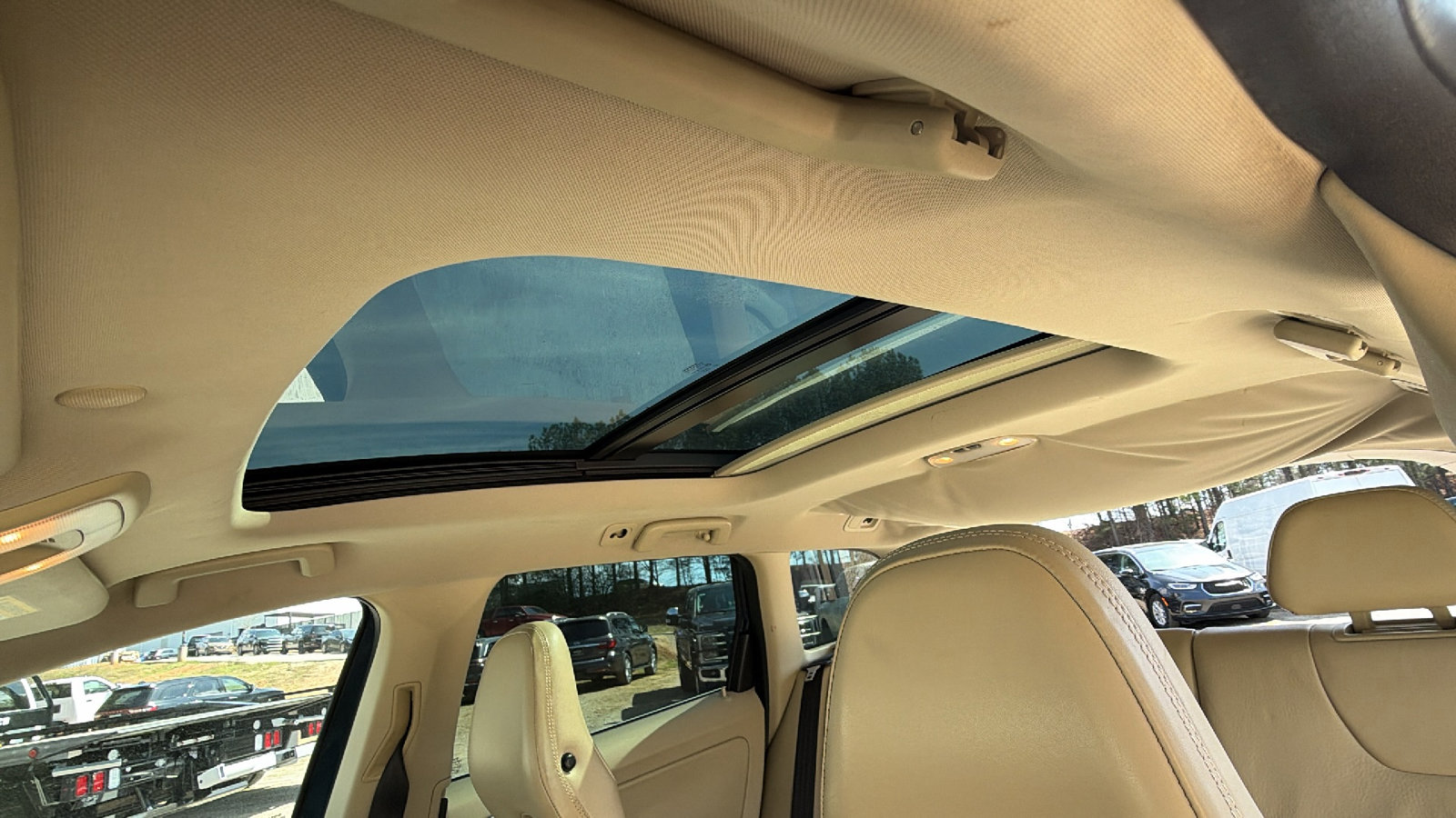 Used 2011 Volvo XC60 3.2 R-Design image 18