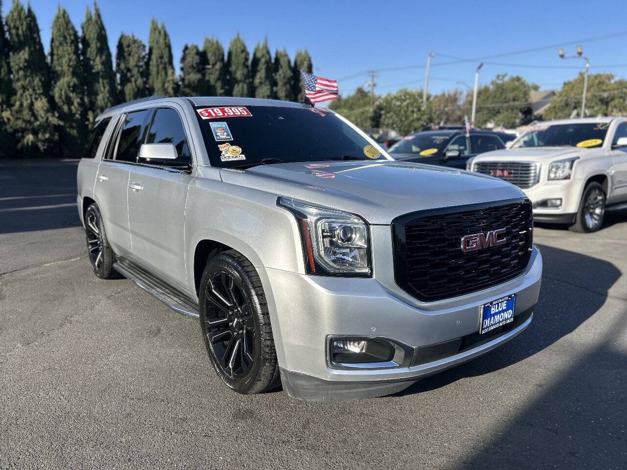 Used 2017 GMC Yukon SLT RWD image 1
