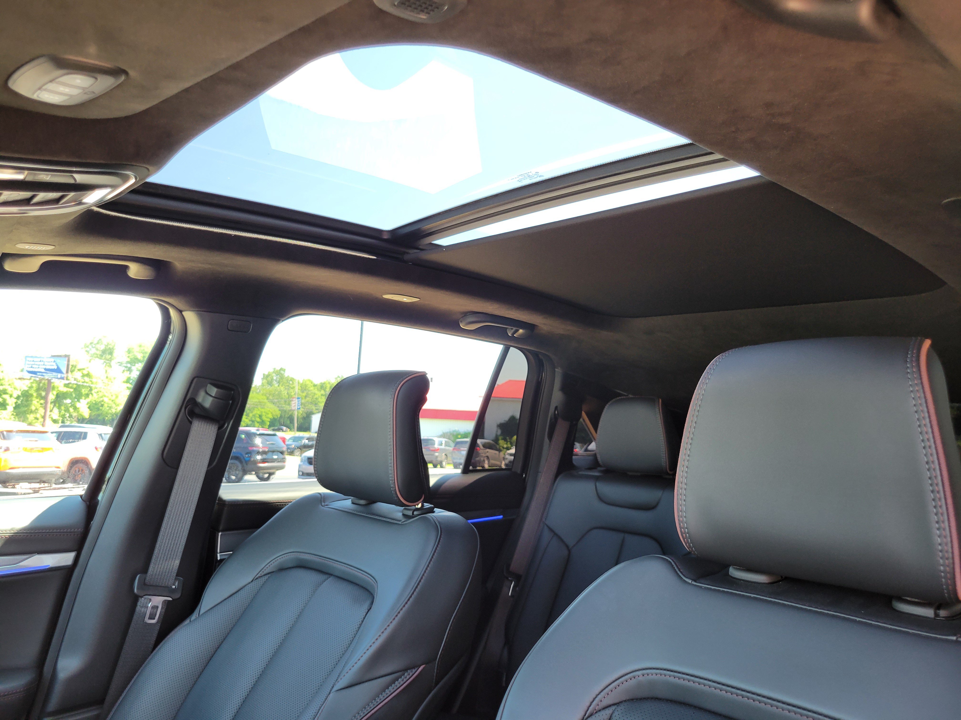 Used 2025 Jeep Wagoneer S Launch Edition AWD/4WD image 8