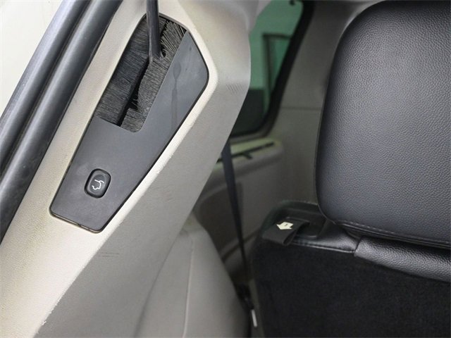 Used 2011 Chrysler Town & Country Touring-L w/ Entertainment Group #2 image 39