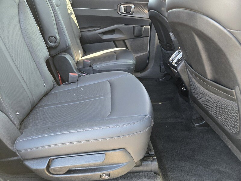 Certified 2025 Kia Sorento EX FWD image 15