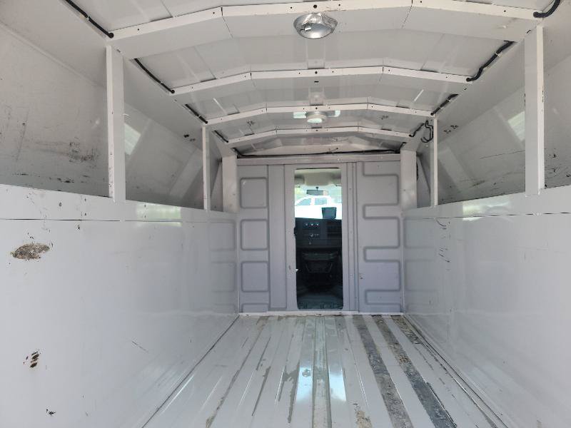 Used 2016 GMC Savana 3500 RWD image 7