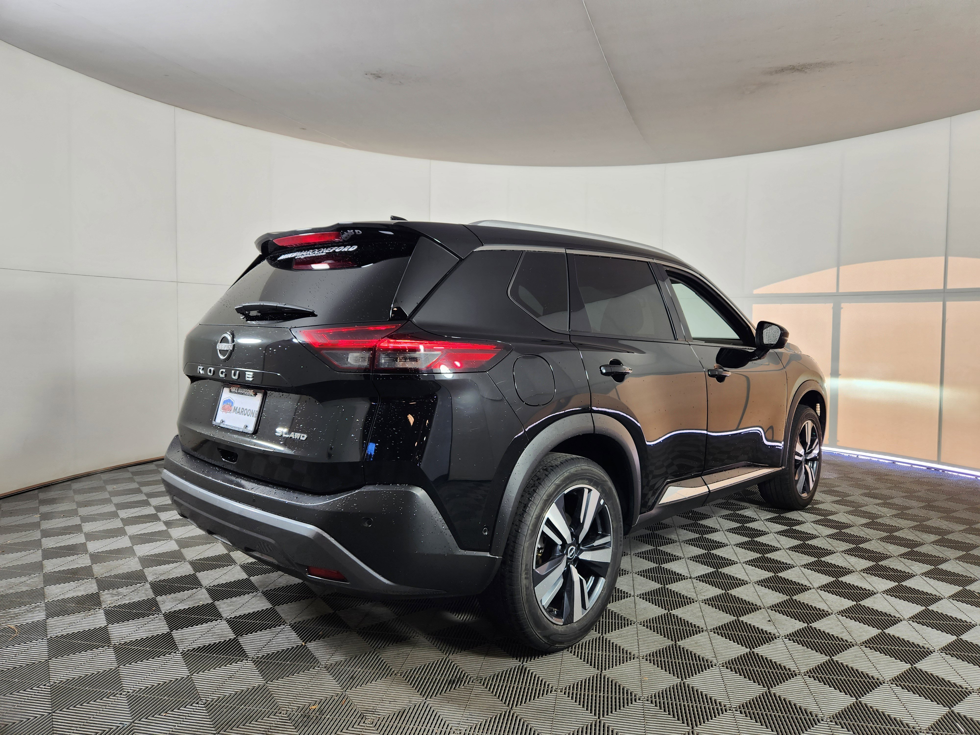 Used 2023 Nissan Rogue SL w/ SL Premium Package image 7