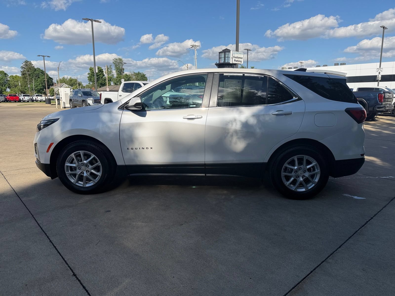 Used 2024 Chevrolet Equinox LT w/ LPO, Floor Liner Package FWD image 8