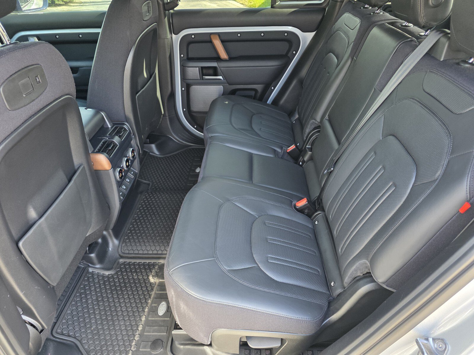 Used 2021 Land Rover Defender 110 X AWD/4WD image 14