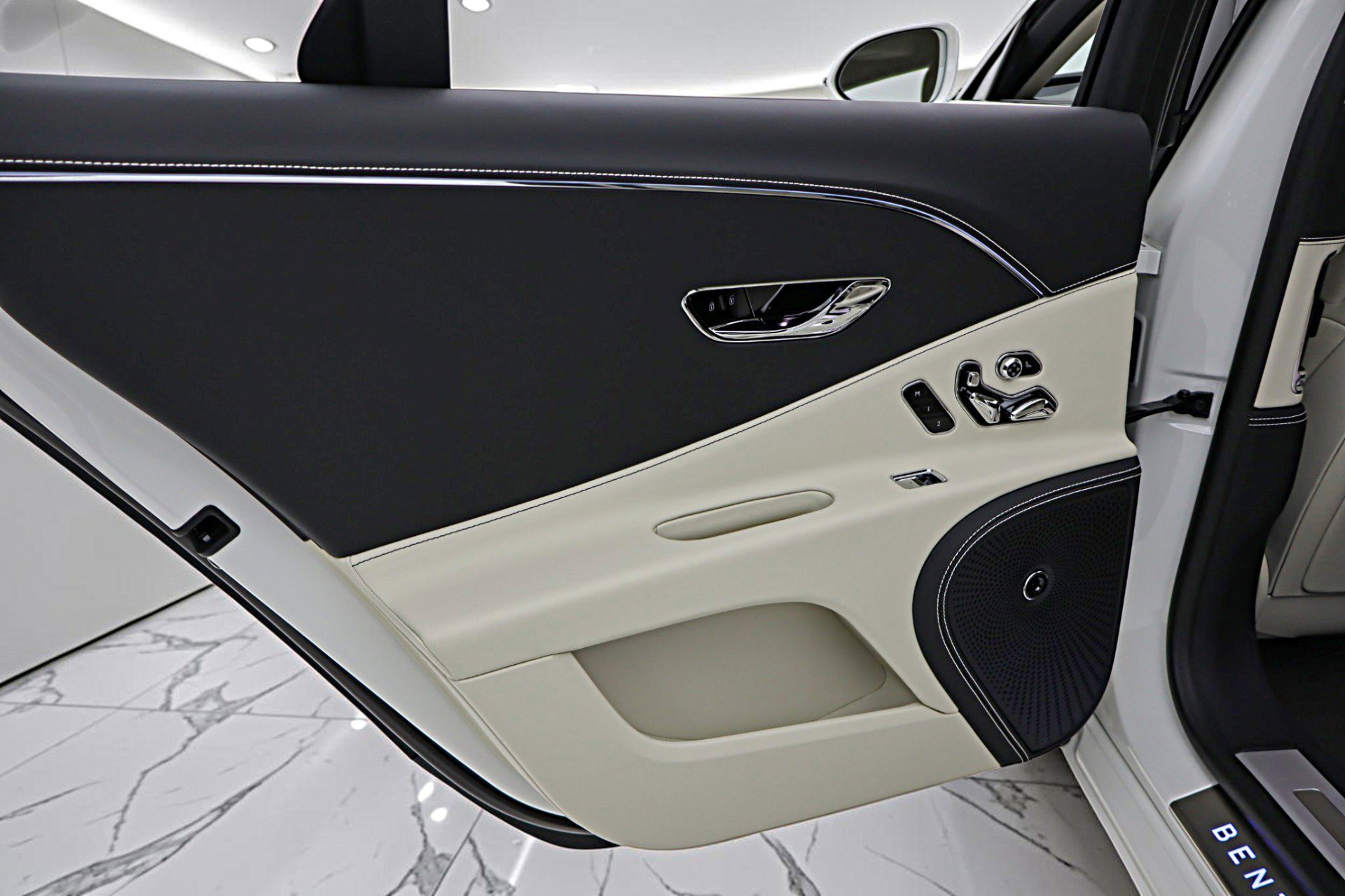 Used 2024 Bentley Flying Spur S V8 image 57