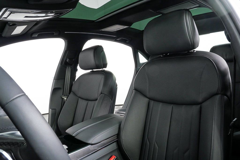 New 2025 Audi A8 L 3.0T image 5