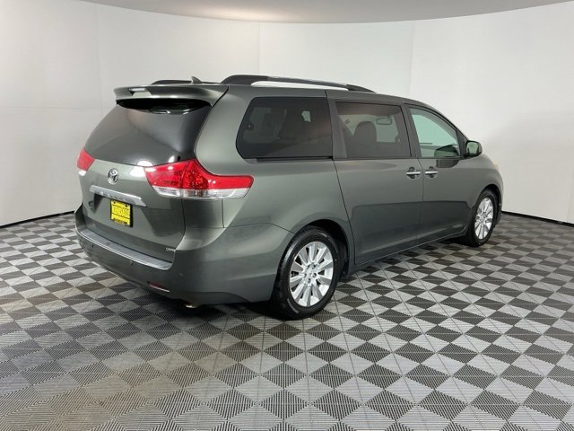 Used 2011 Toyota Sienna Limited image 6