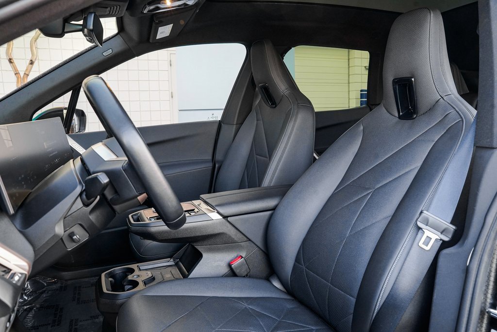 Used 2024 BMW iX xDrive50 w/ Premium Package image 15