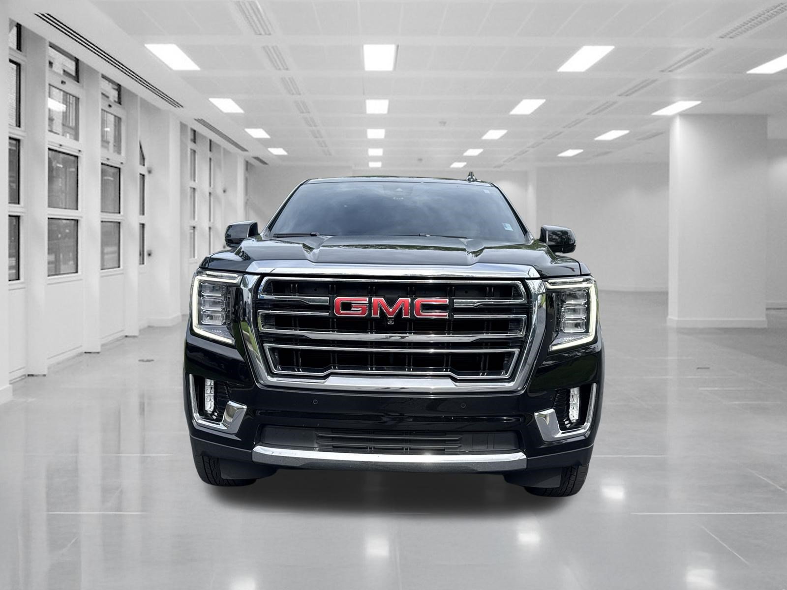 Certified 2024 GMC Yukon SLT w/ SLT Premium Package AWD/4WD image 2