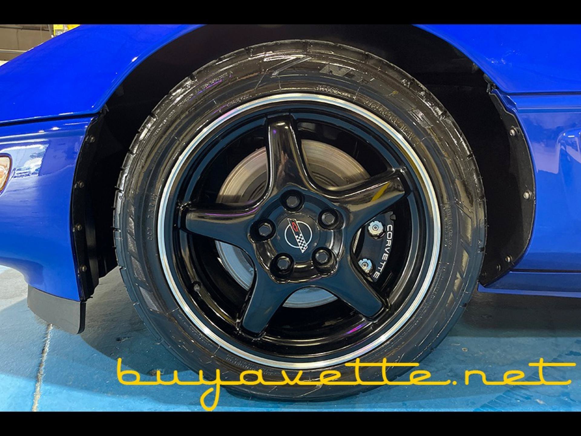 Used 1996 Chevrolet Corvette Coupe RWD image 8