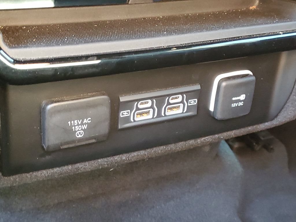 Used 2024 Jeep Wagoneer L Series II w/ Flexible Seating Group AWD/4WD image 30