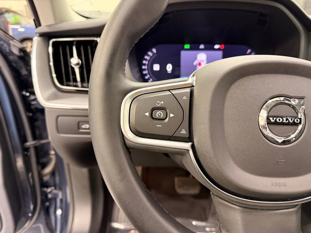 Used 2025 Volvo XC60 B5 Core w/ Climate Package image 13
