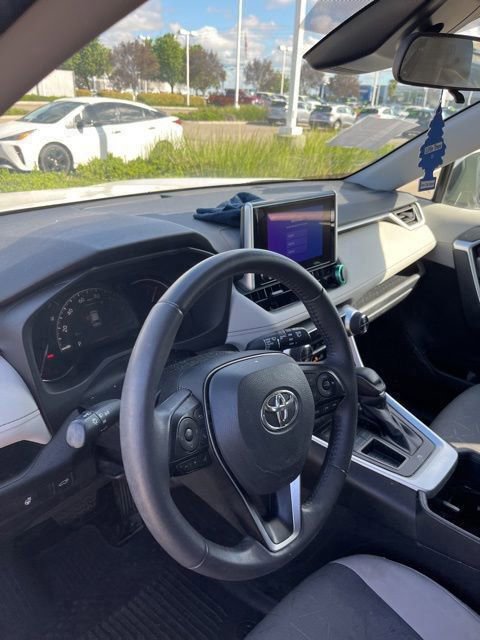 Used 2023 Toyota RAV4 XLE w/ Convenience Package image 13