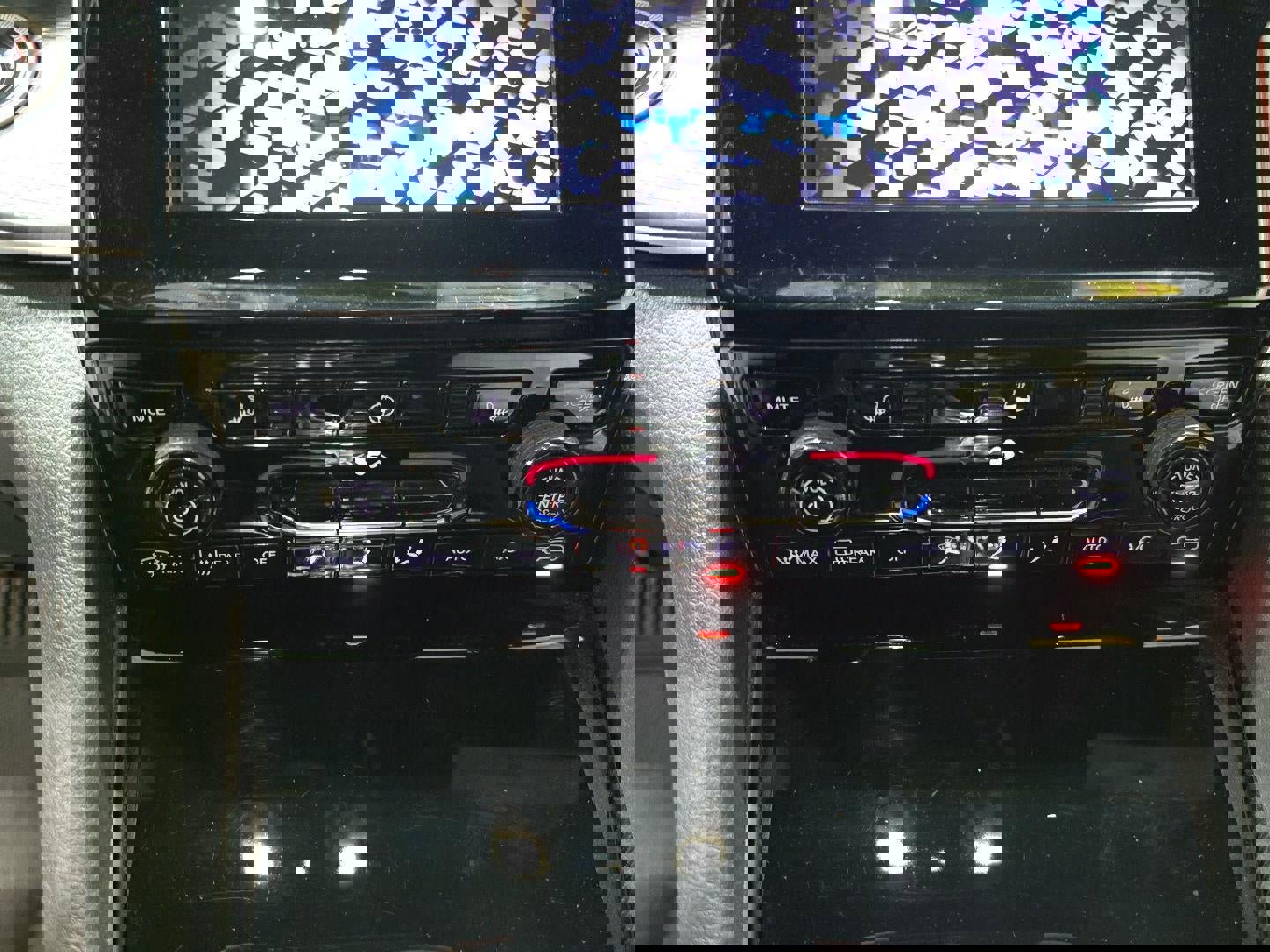 Used 2024 Jeep Grand Cherokee Altitude image 15