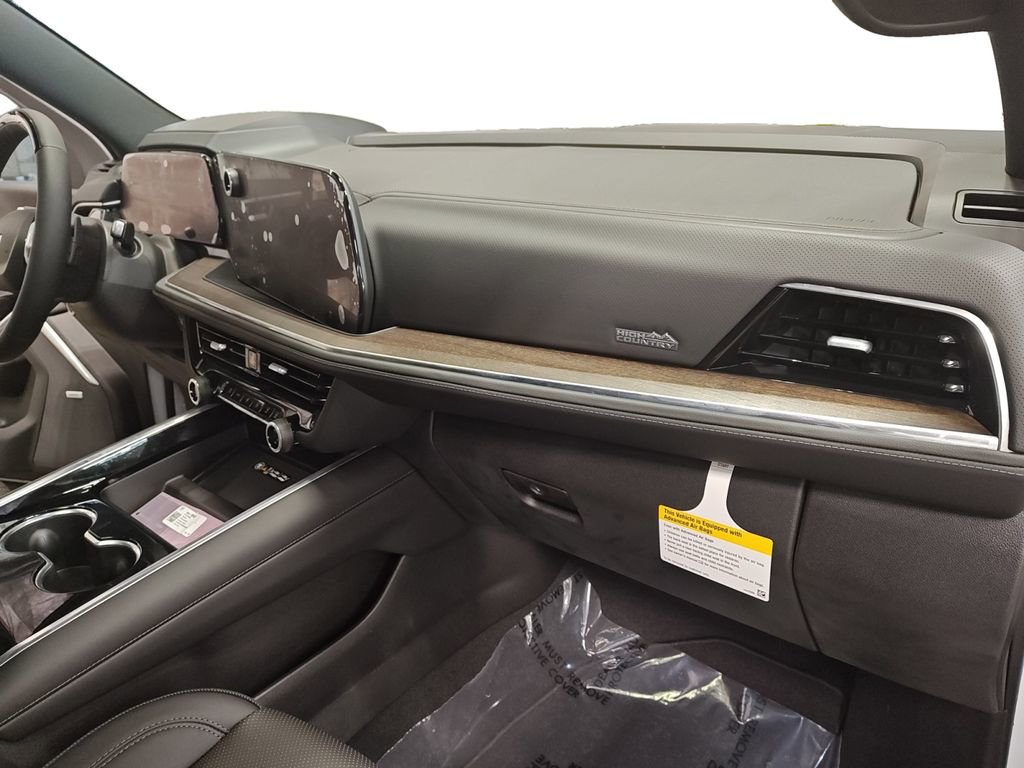 New 2026 Chevrolet Suburban High Country image 15