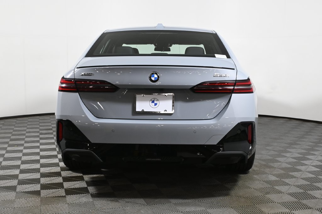 New 2027 BMW 530i xDrive w/ M Sport Package AWD/4WD image 6
