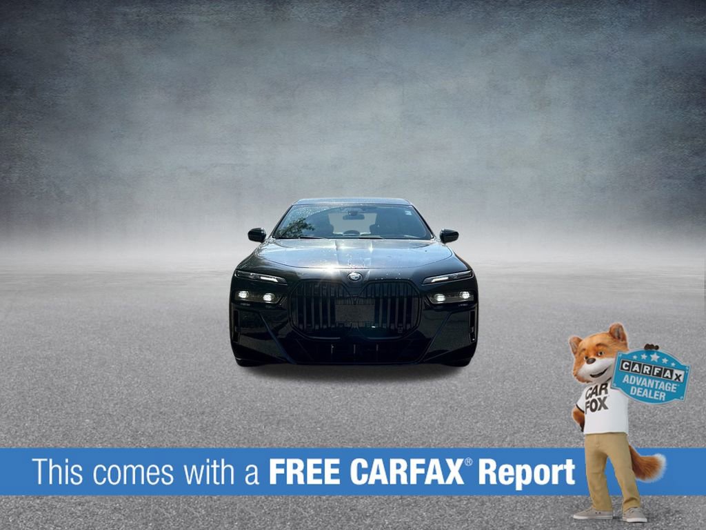 Used 2024 BMW 760i xDrive w/ Executive Package video 3