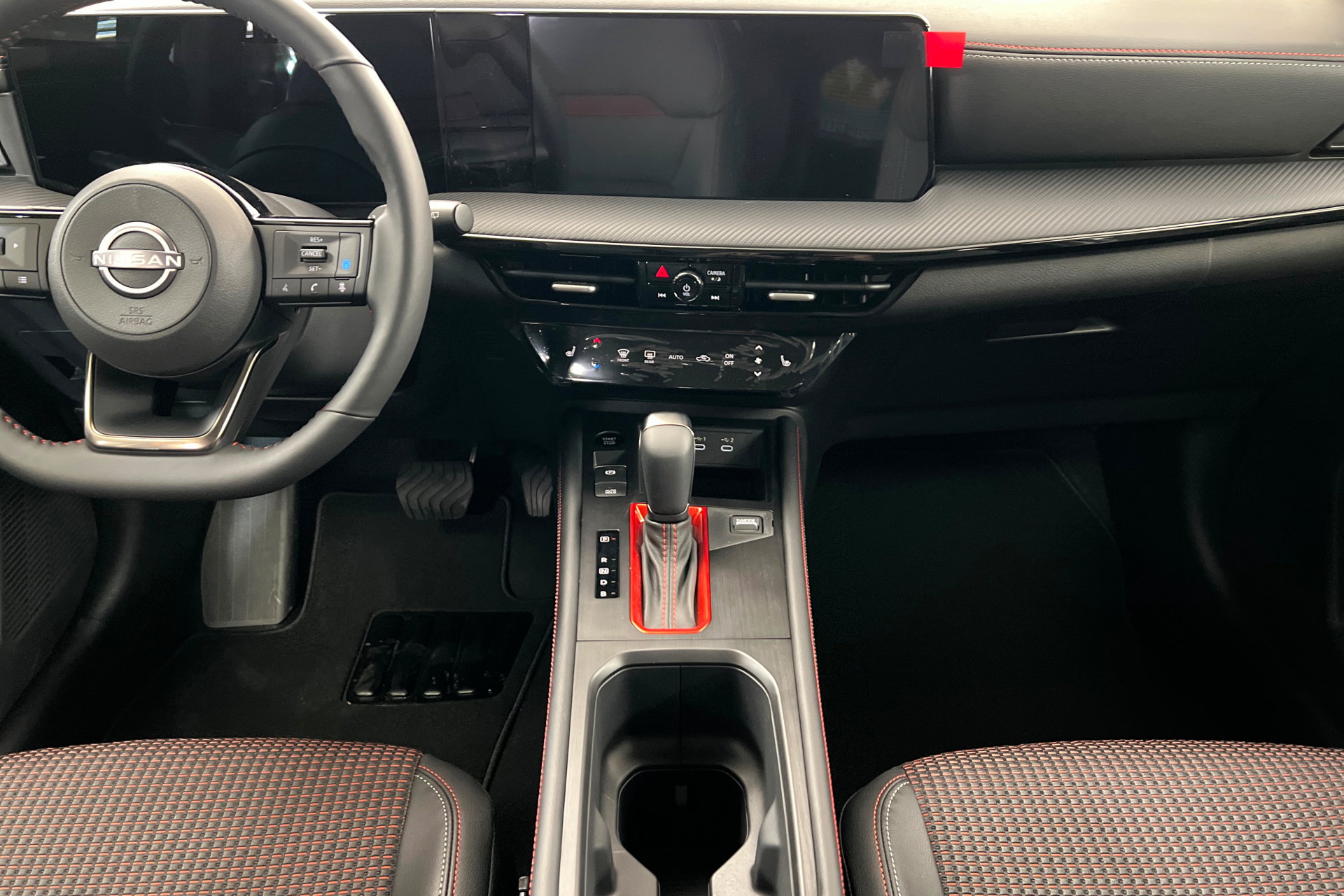 New 2026 Nissan Kicks SR w/ SR Premium Package AWD/4WD image 13