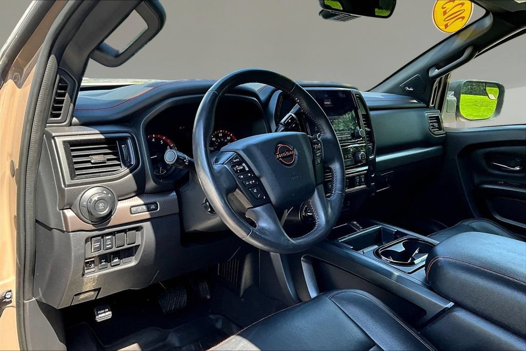 Used 2023 Nissan Titan PRO-4X w/ Pro-4x Convenience Package AWD/4WD image 18