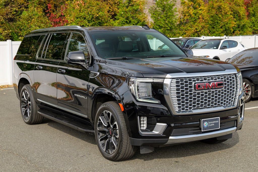 Used 2022 GMC Yukon XL Denali image 9
