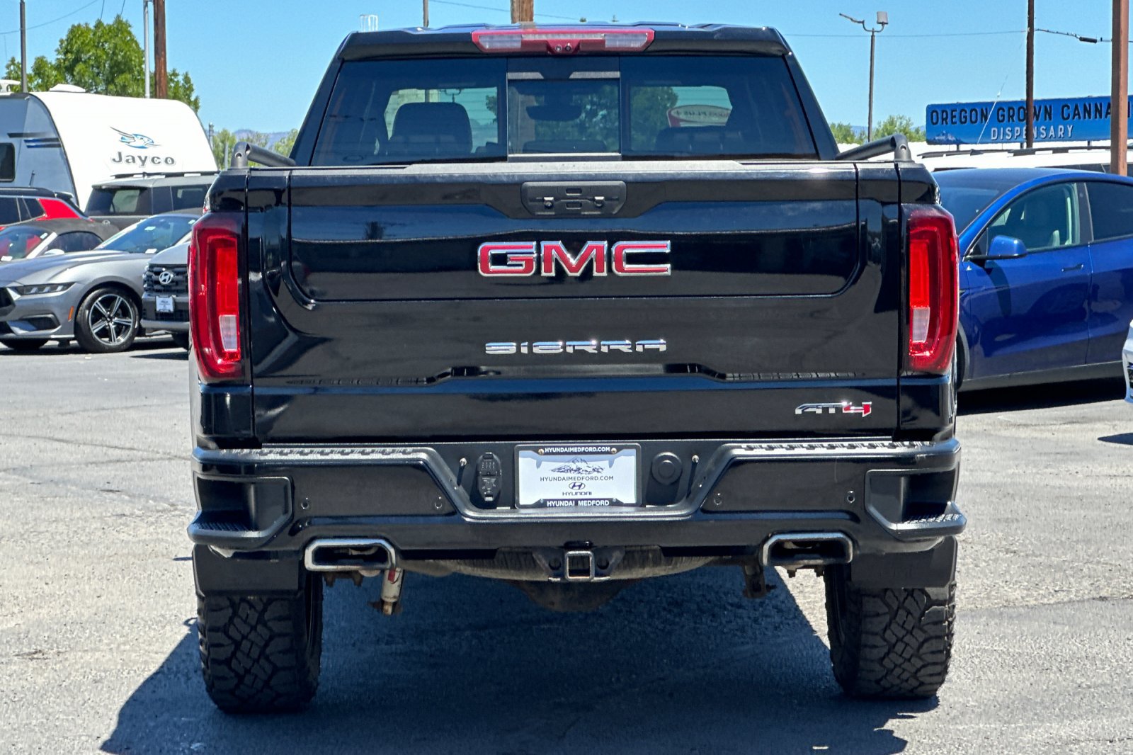 Used 2022 GMC Sierra 1500 AT4 w/ AT4 Premium Package AWD/4WD image 5