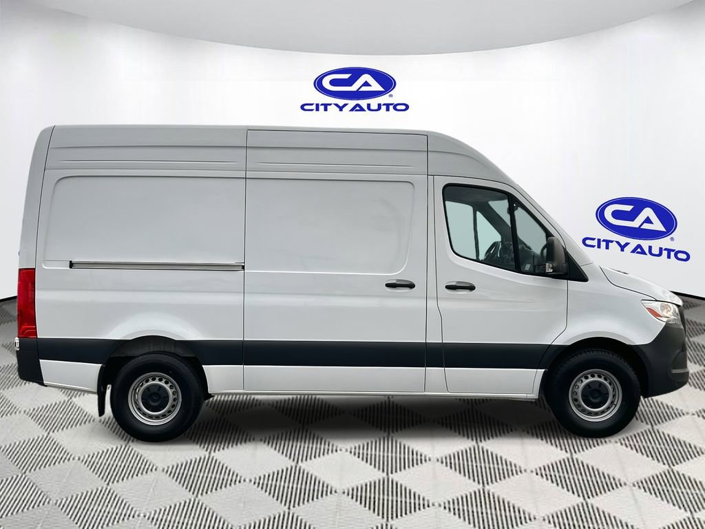 Used 2025 Mercedes-Benz Sprinter 2500 image 2