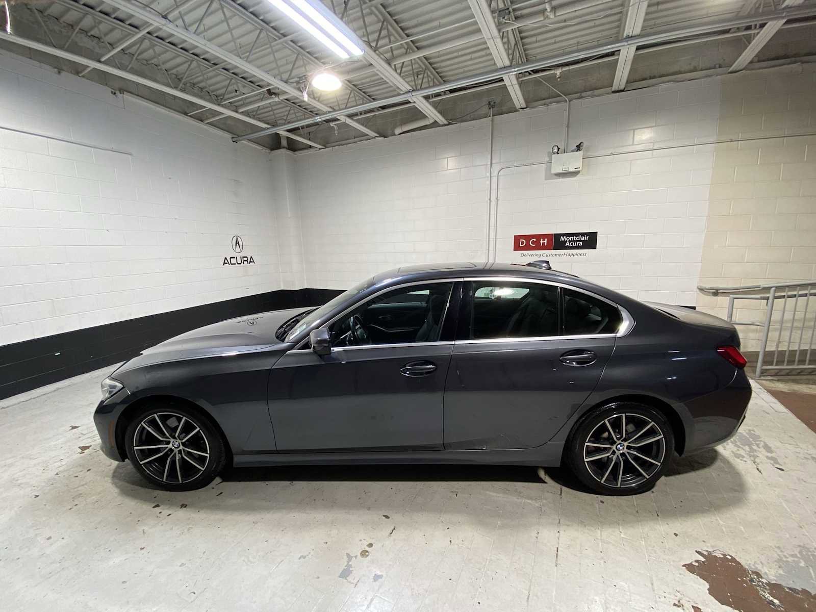 Used 2021 BMW 330i xDrive Sedan w/ Premium Package AWD/4WD image 3