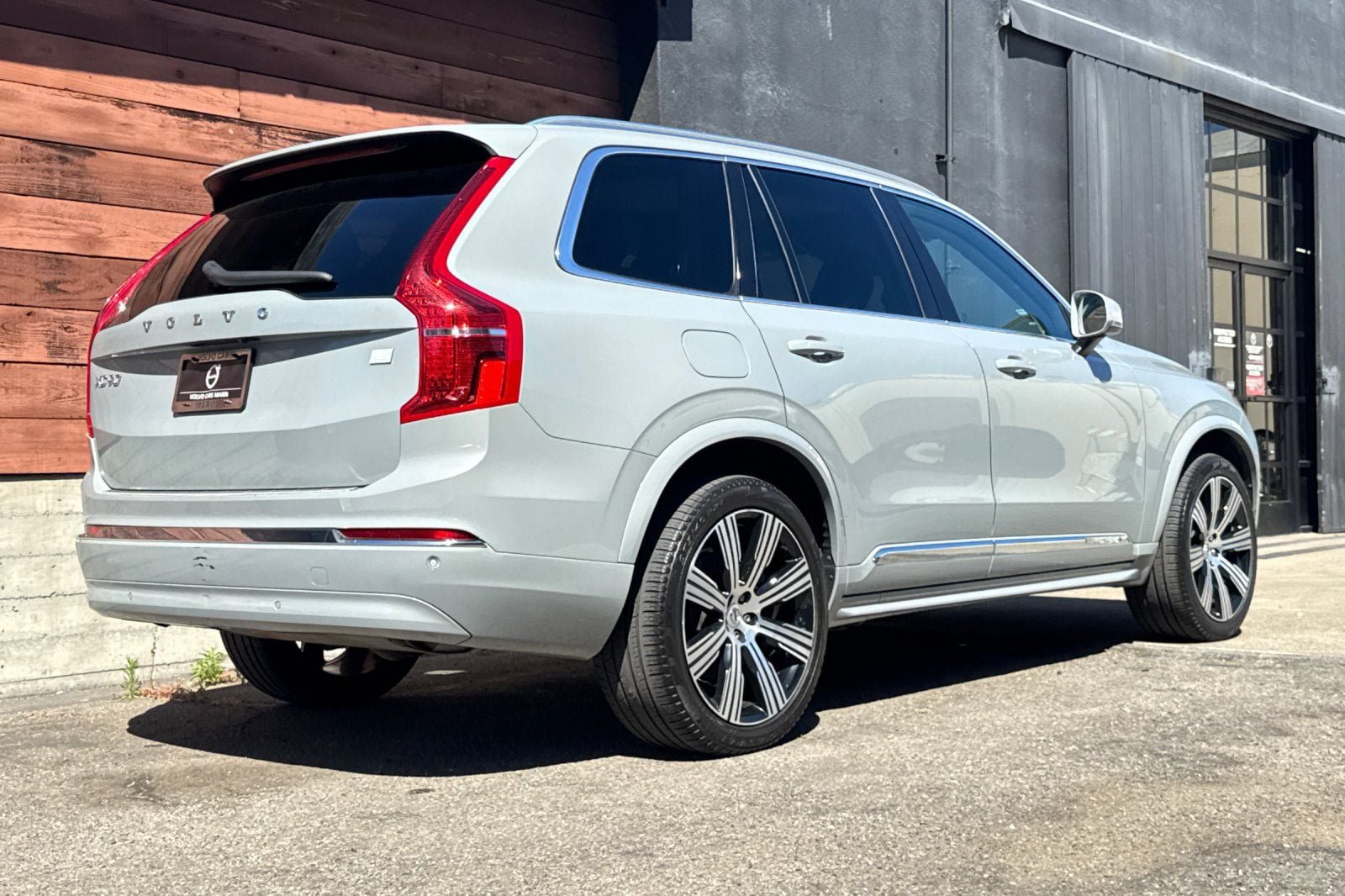 Used 2024 Volvo XC90 T8 Core w/ Protection Package Premier AWD/4WD image 2