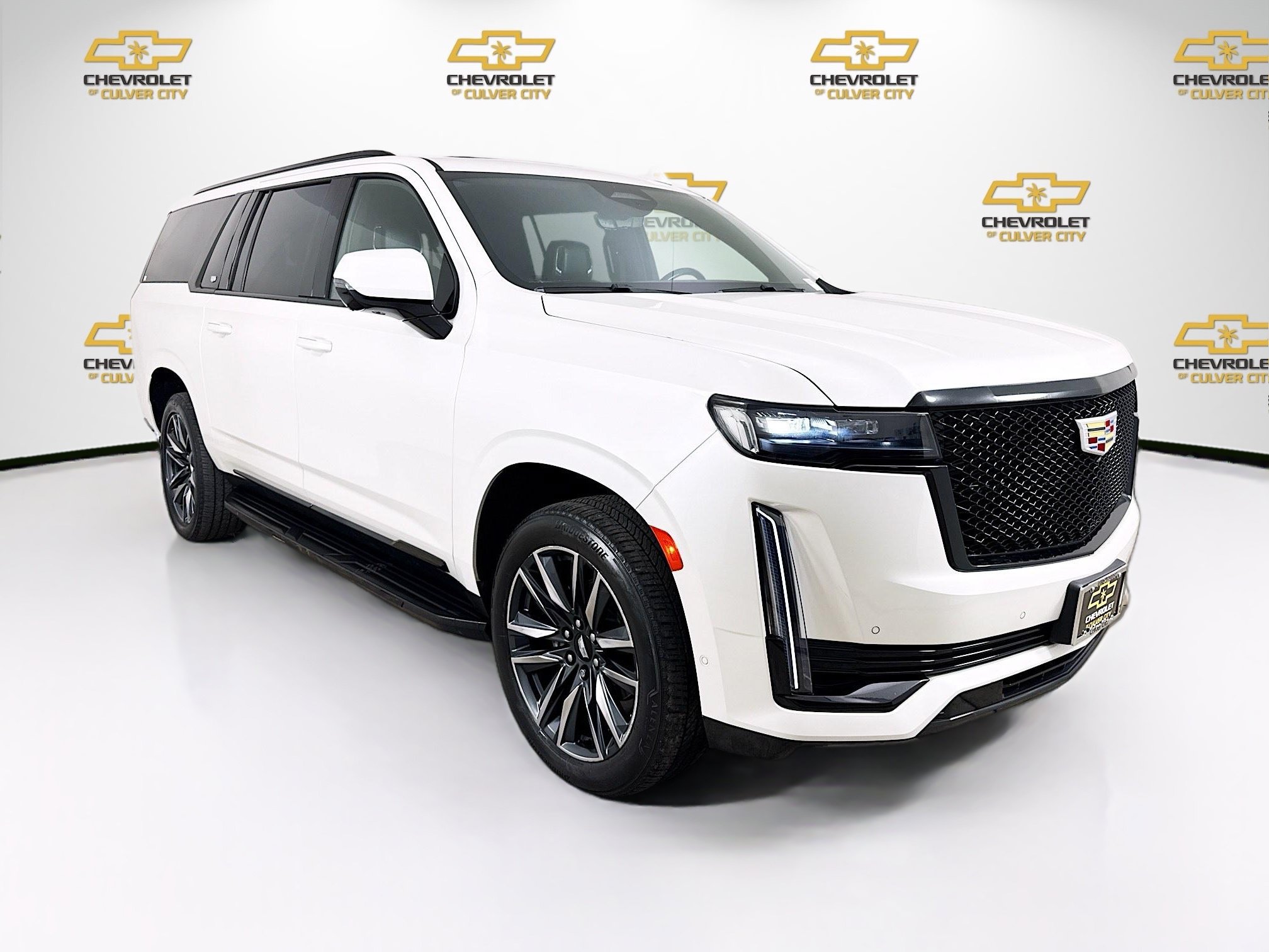 Used 2022 Cadillac Escalade ESV Sport RWD image 1