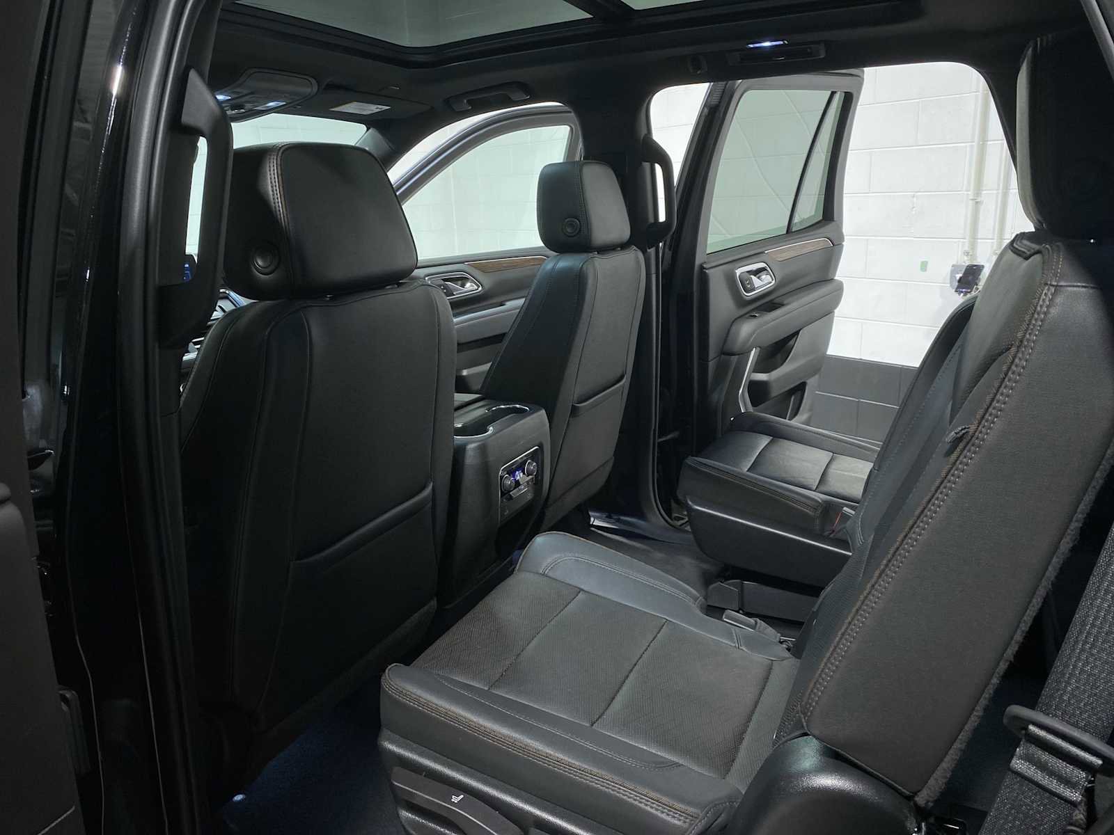 Used 2023 Chevrolet Tahoe High Country image 12