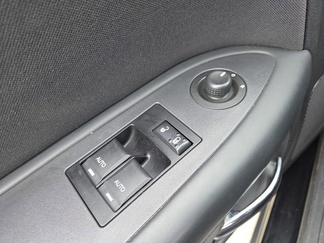 Used 2013 Dodge Challenger SXT image 6