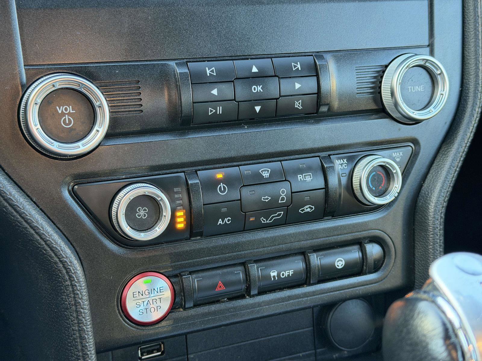 Used 2019 Ford Mustang Coupe w/ Black Accent Package image 26