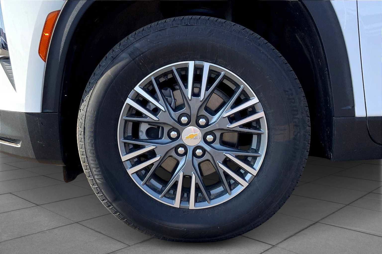 Used 2024 Chevrolet Traverse LT image 10