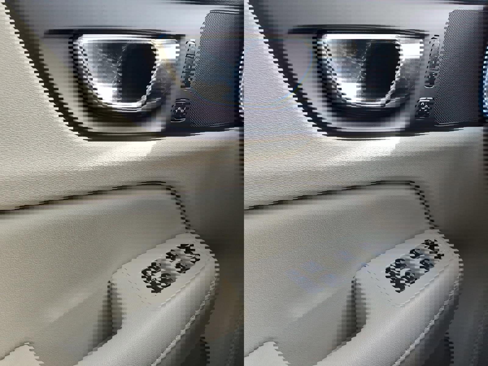 Used 2024 Volvo S60 B5 Plus image 18