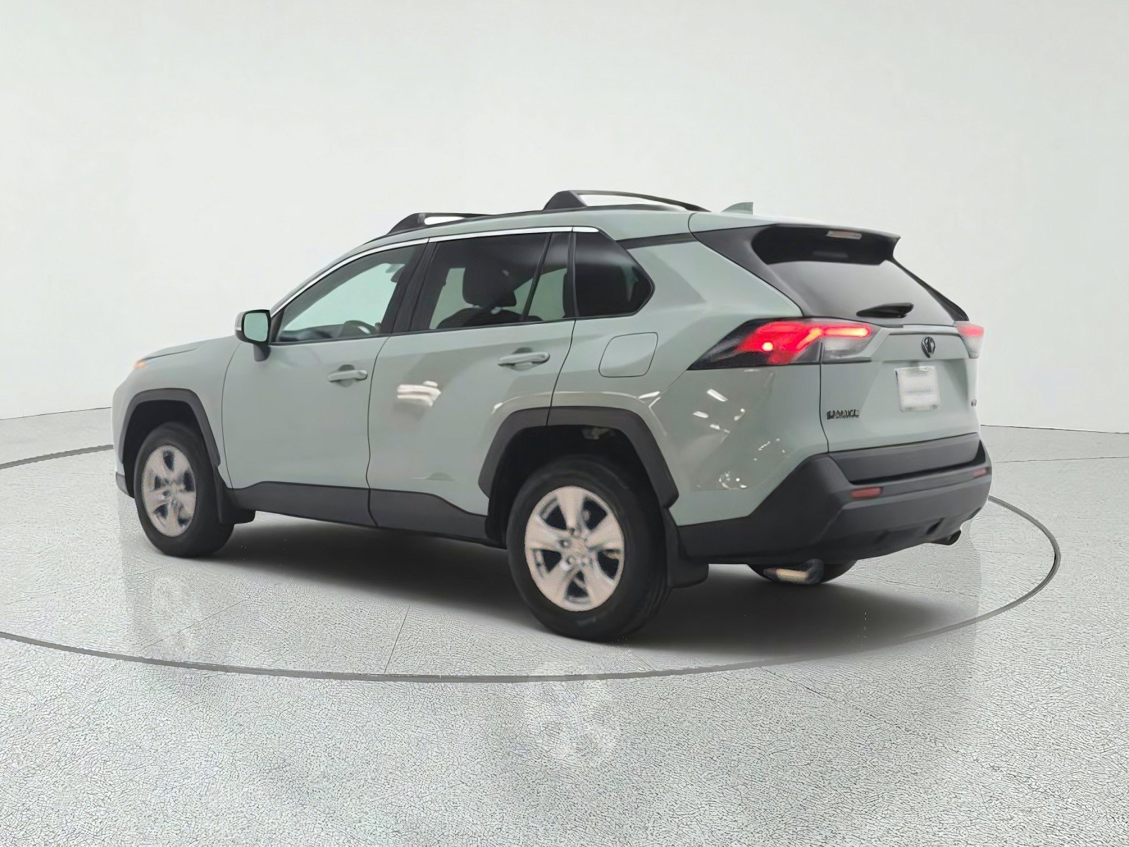 Used 2023 Toyota RAV4 XLE w/ Convenience Package FWD image 7