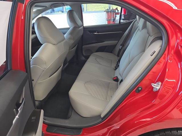 Used 2022 Toyota Camry SE w/ Carpet Mat Package (TMS) FWD image 10