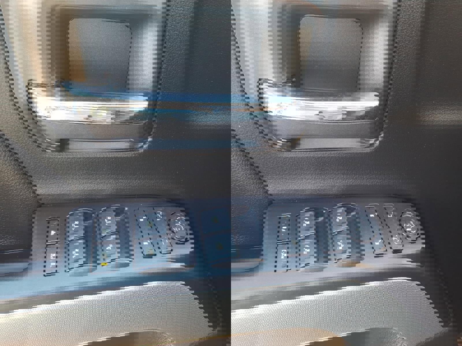 Used 2018 Chevrolet Silverado 1500 LT w/ All Star Edition image 16