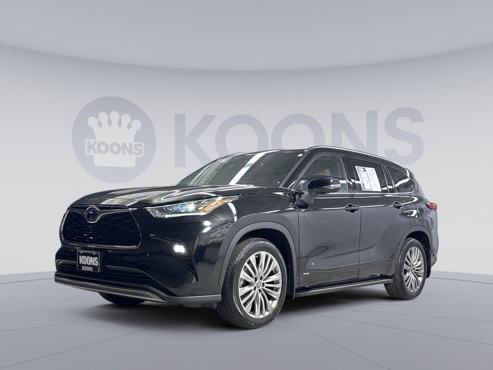 Used 2022 Toyota Highlander Platinum AWD/4WD image 1