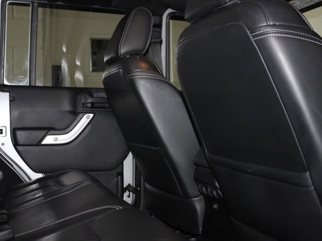Used 2013 Jeep Wrangler Unlimited Sahara w/ Connectivity Group image 6